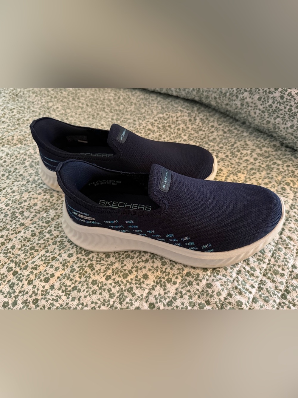 Skechers GoWalk Slip Ins with Air-Cooled GoGo Mat Technology - Size 7-1/2M